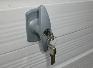 Lock Key Store Tampa, FL 813-703-8700 - 9-Garage-Door-Locks